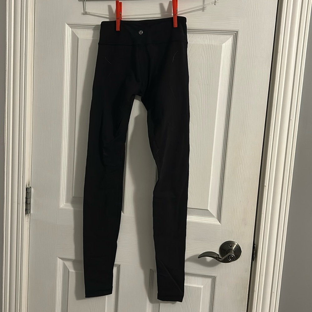 Black lululemon leggings